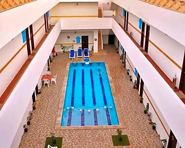 Golden Plaza 3*